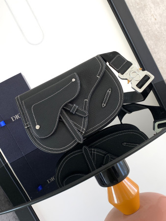 D*or saddle messenger bag 24 x 16.5 x 5.5 cm