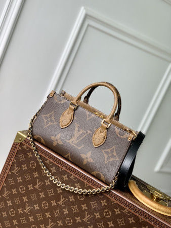 LV On the Go EW Chain M14236 25x13x10cm