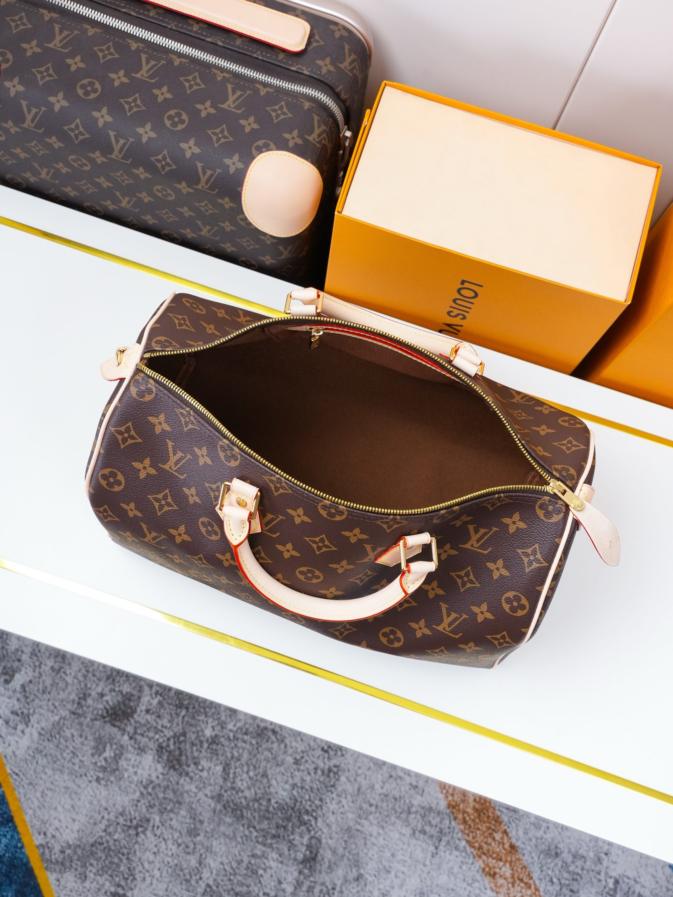 l0*is V*t0n m41107 speedy 35