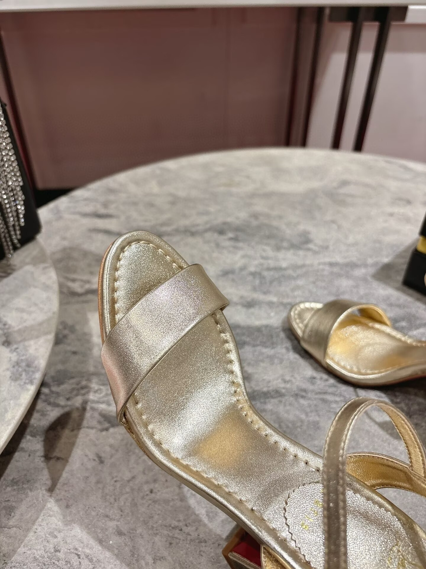 ua ch**an louboutin miss jane leather sandals(cusT0mized, no exchange no return, about 15 days)