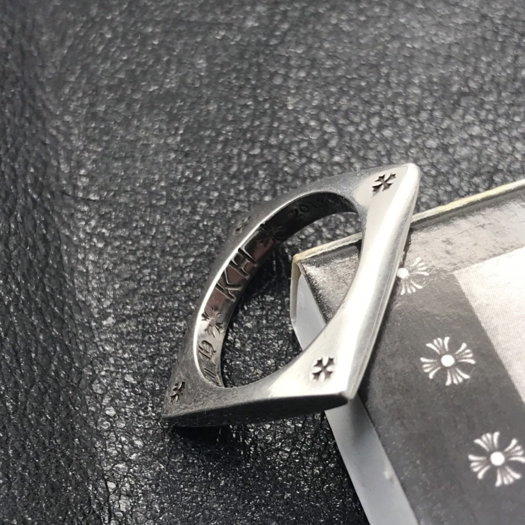 Ch**me He**ts square ring