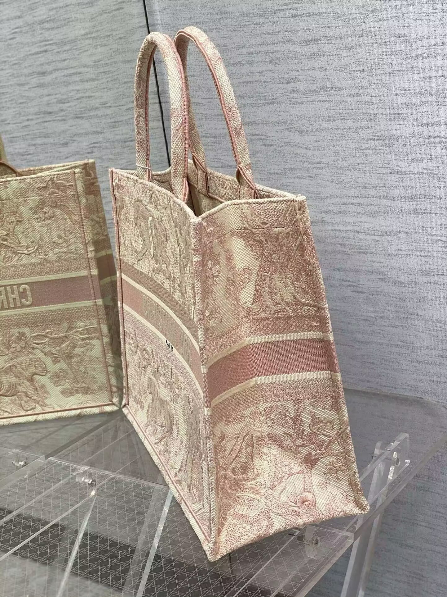 D*or book tote 42x18x35cm
