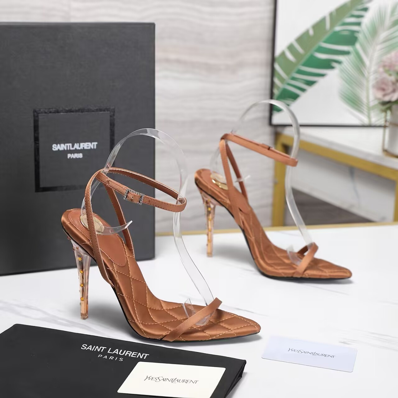 ua Y*L ivresse sandals