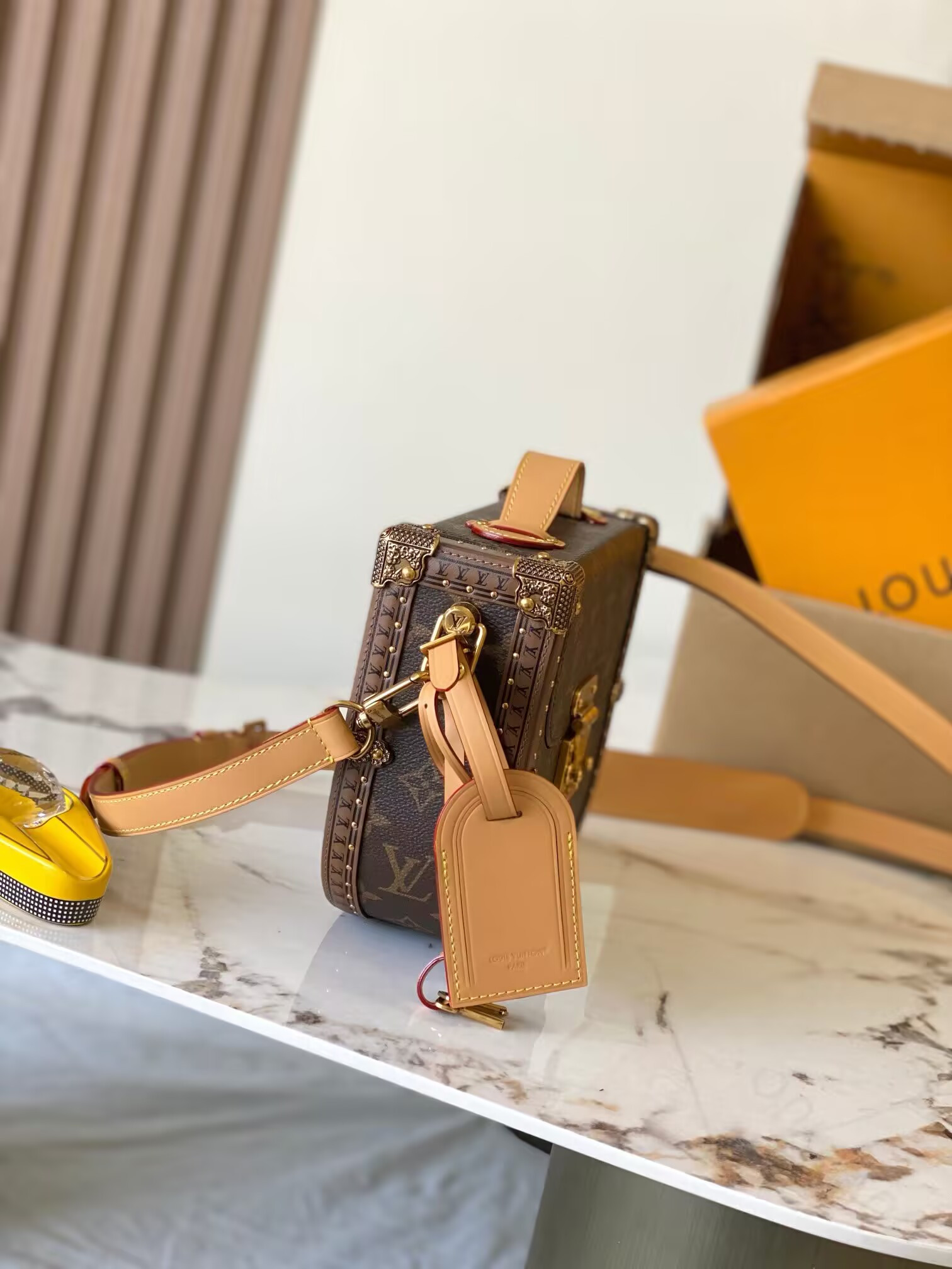 LV MONTSOURIS TRUNK Portable Hard Case M15166 22x17x7cm