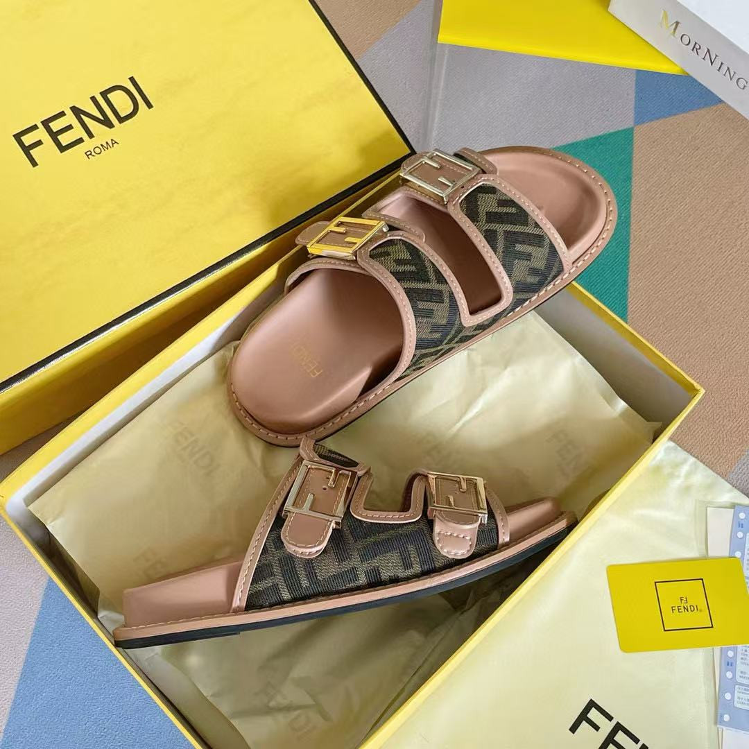 ua F**di logo canvas flat sandals