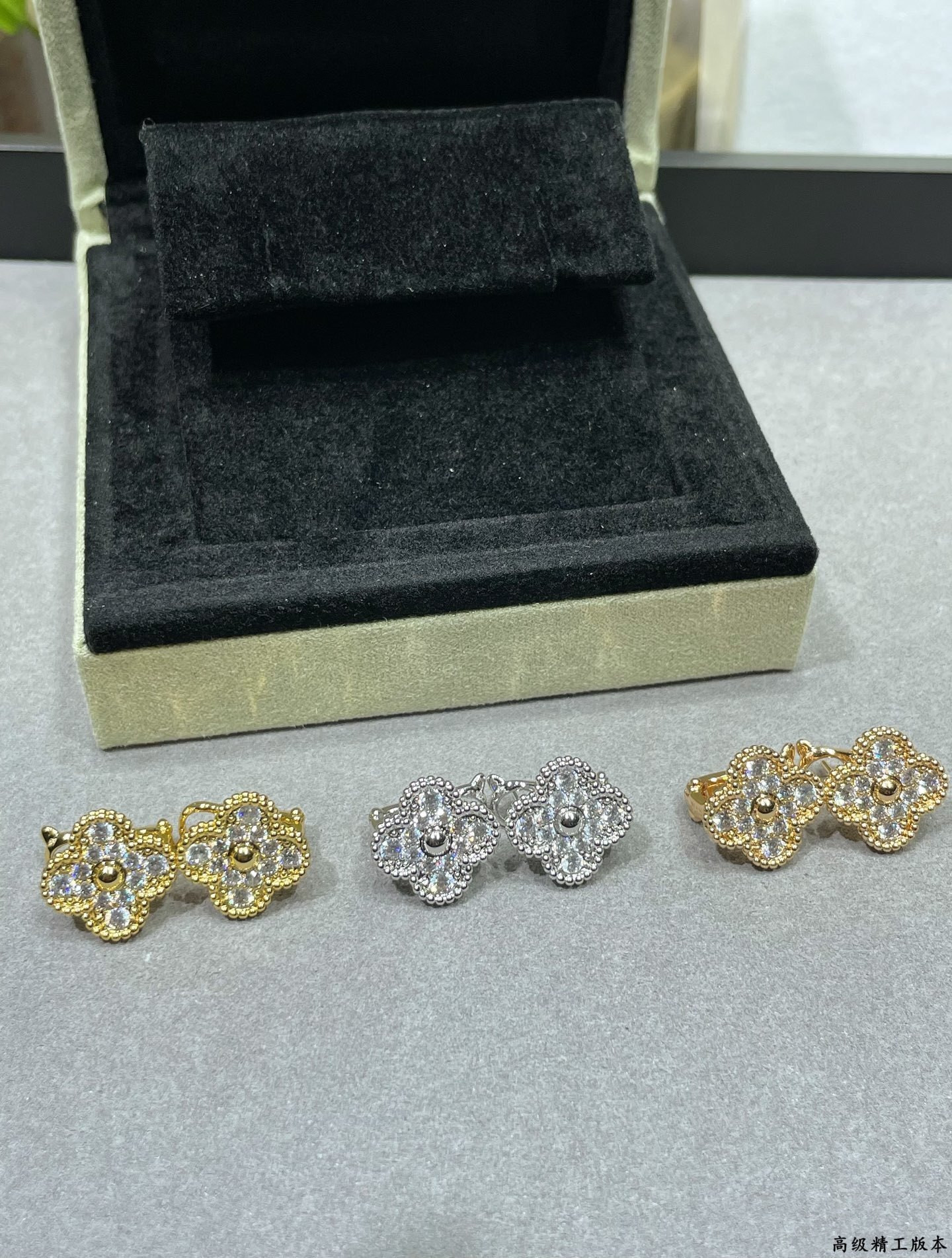 v*n cl*f & arpels four-leaf clover earrings with full Di*m*nds