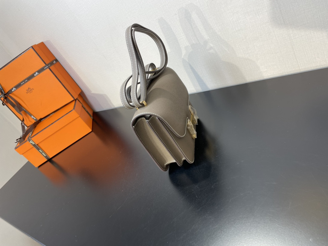 H**mes constance 24 epsom  leather gold hardware 9.4"x5.9"x3"