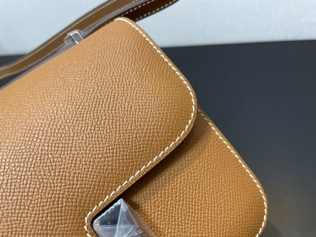 H**me5 constance 19 epsom silver hardware 7.25" x 6.25" x 2.25"