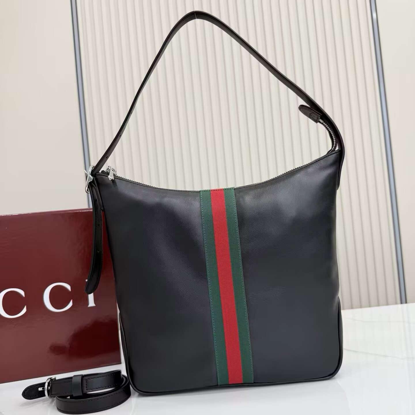 G*u*i lunetta medium crossbody bag 24x25.5x4cm