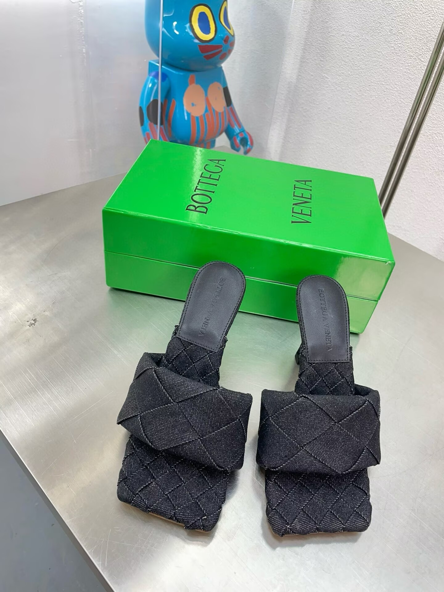 ua bo*te*ga Ve*ne*ta lido slides