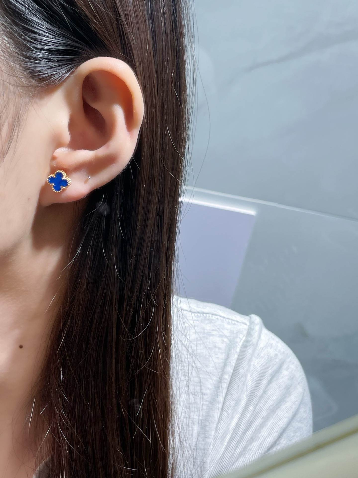V*N CL*F & arpels four-leaf clover earrings