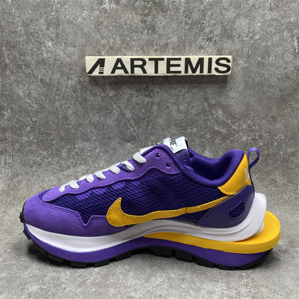 NIKE VAPORWAFFLE SACAI DARK IRIS