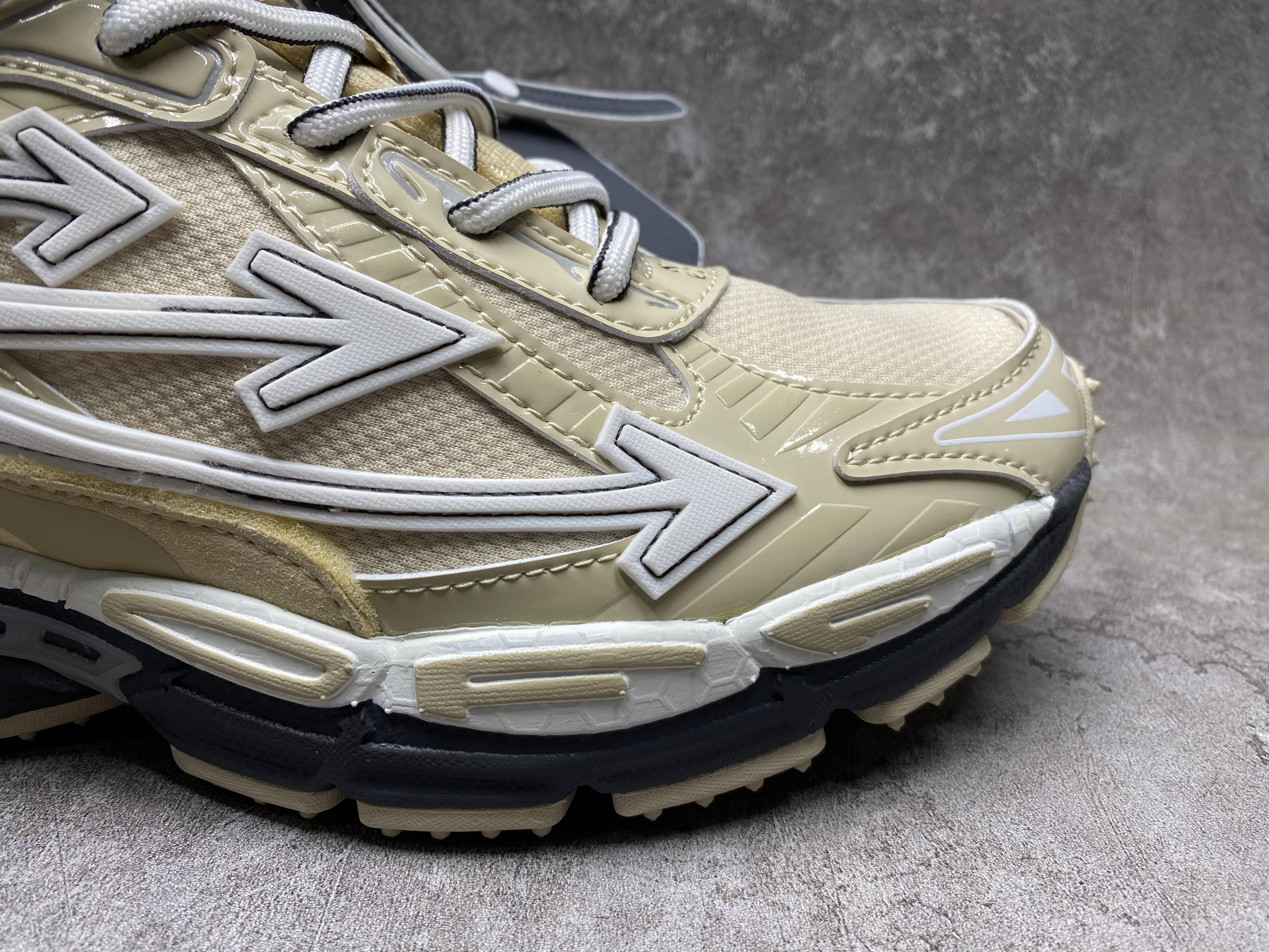 UA Off-White "BE RIGHT BACK"