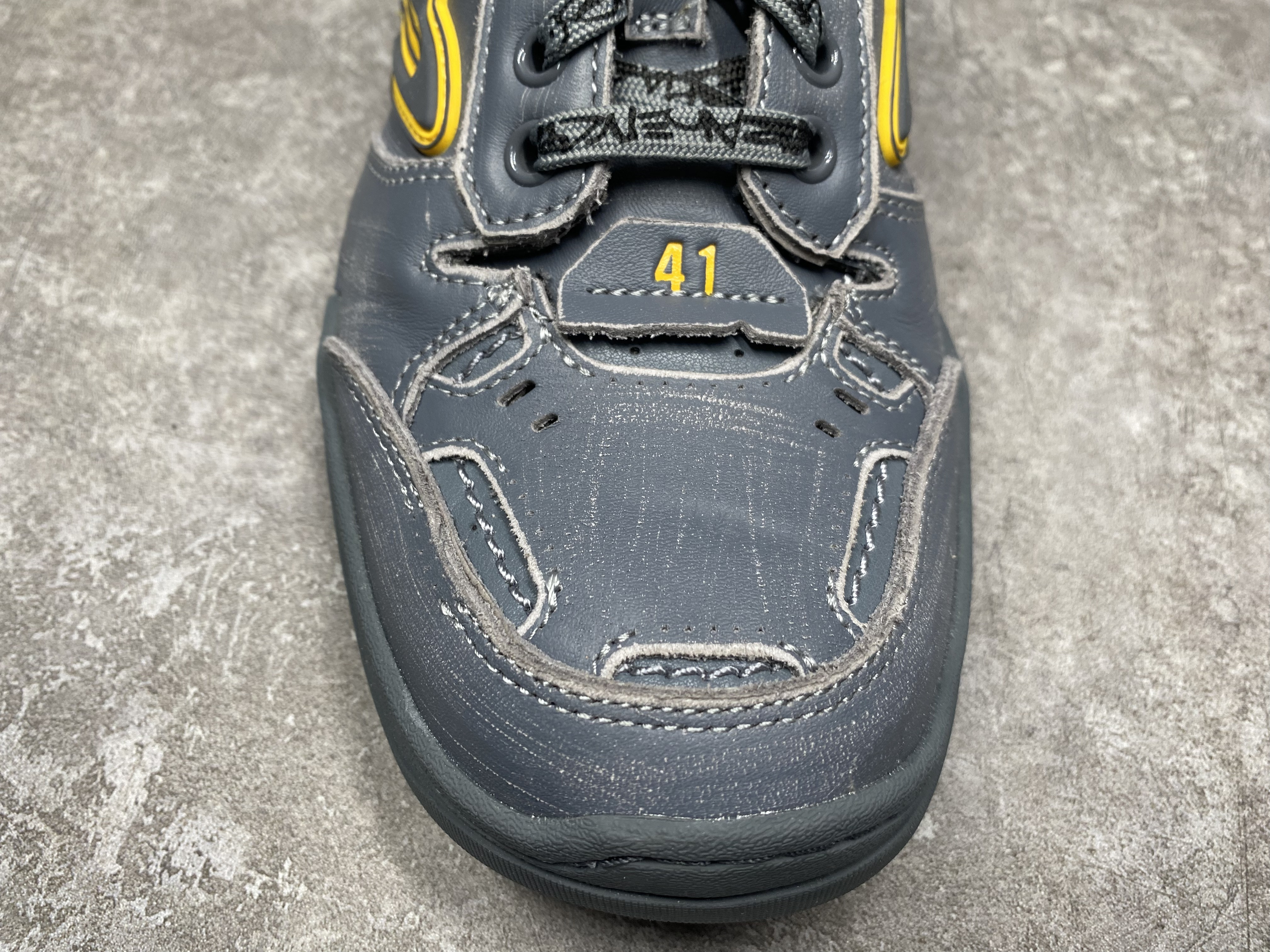 ua Ba*len*cia*ga hamptons worn-out sneaker in grey/yellow(run one size large)