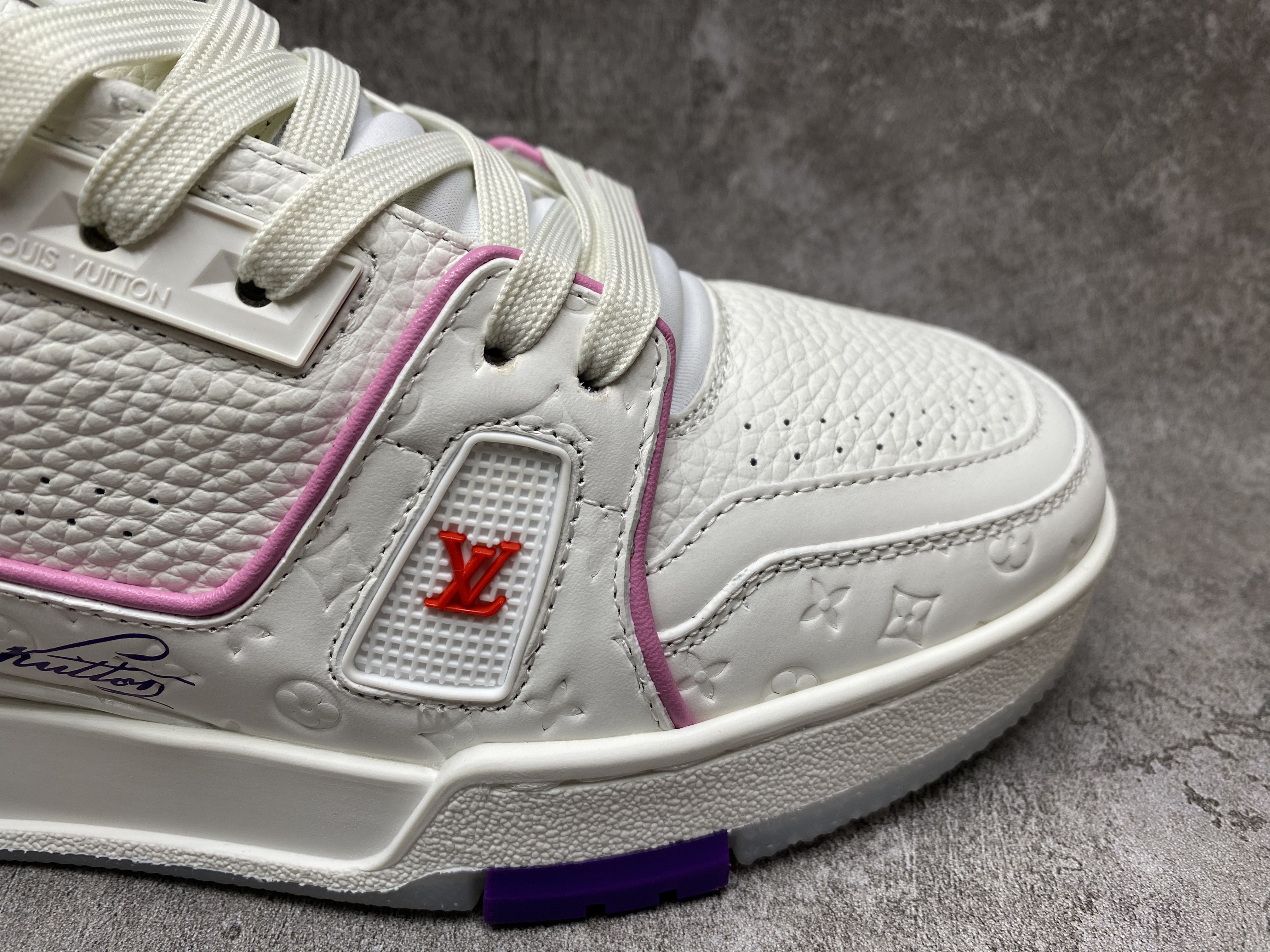 UA LV trainer Sneakers