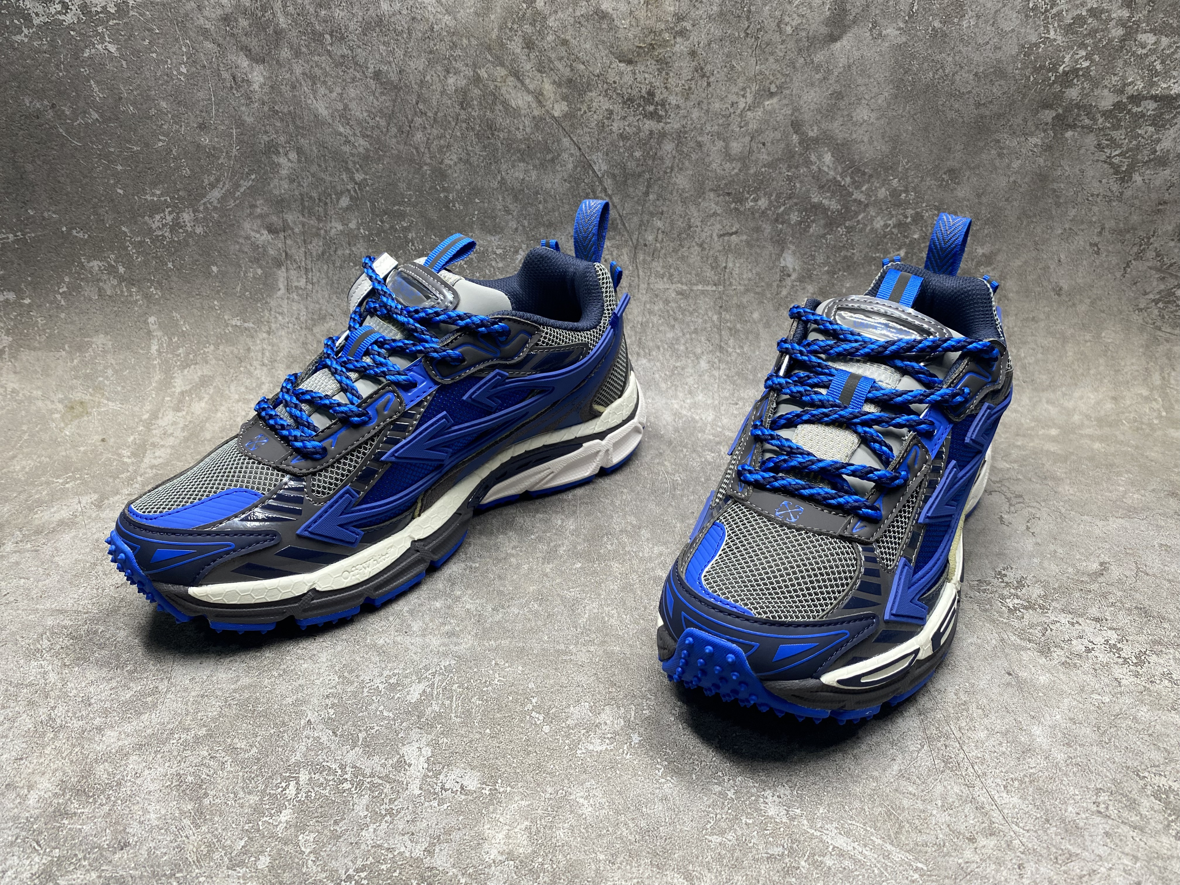 UA Off-White "BE RIGHT BACK"