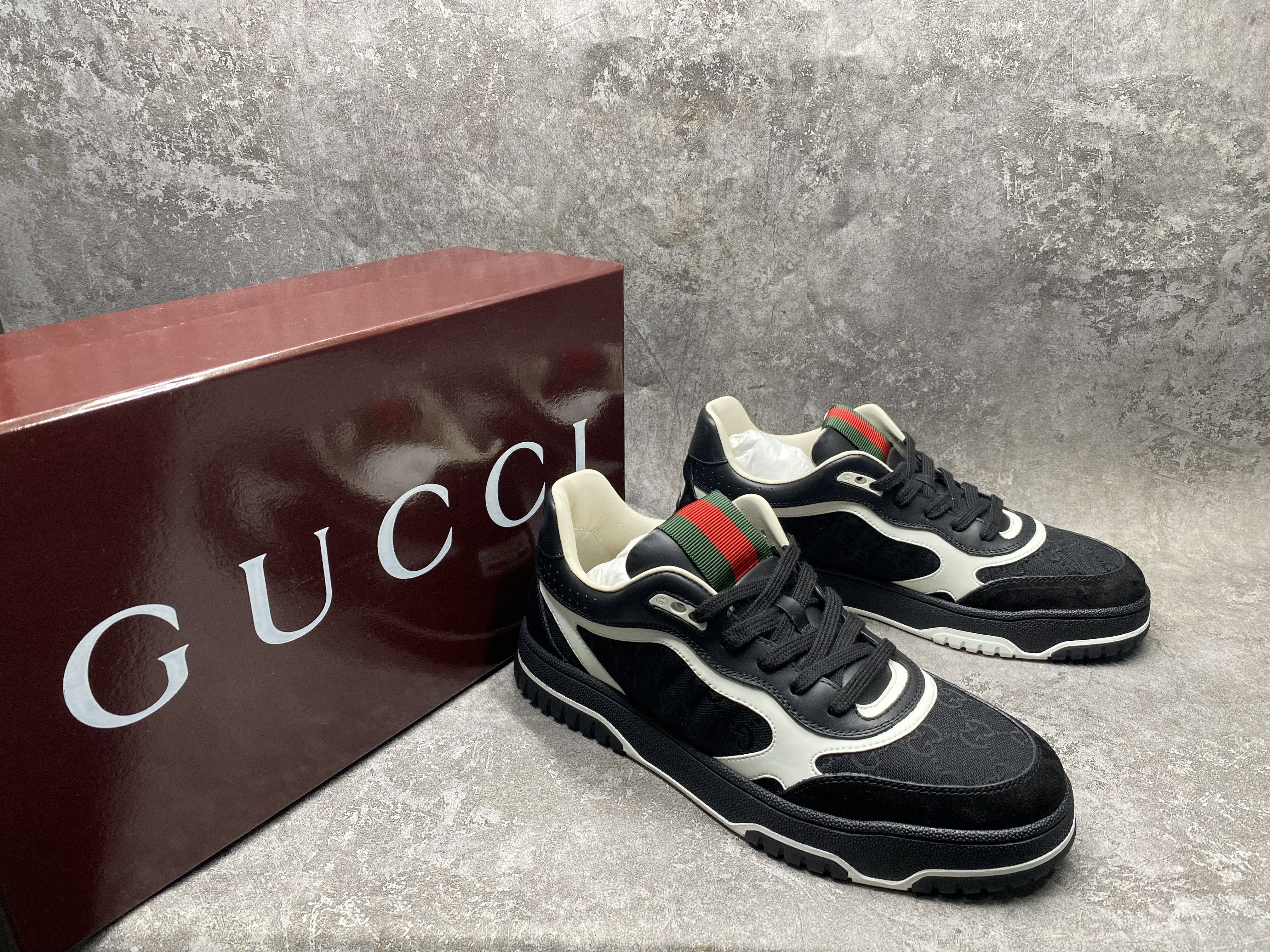 ua G*u*i re-web sneaker