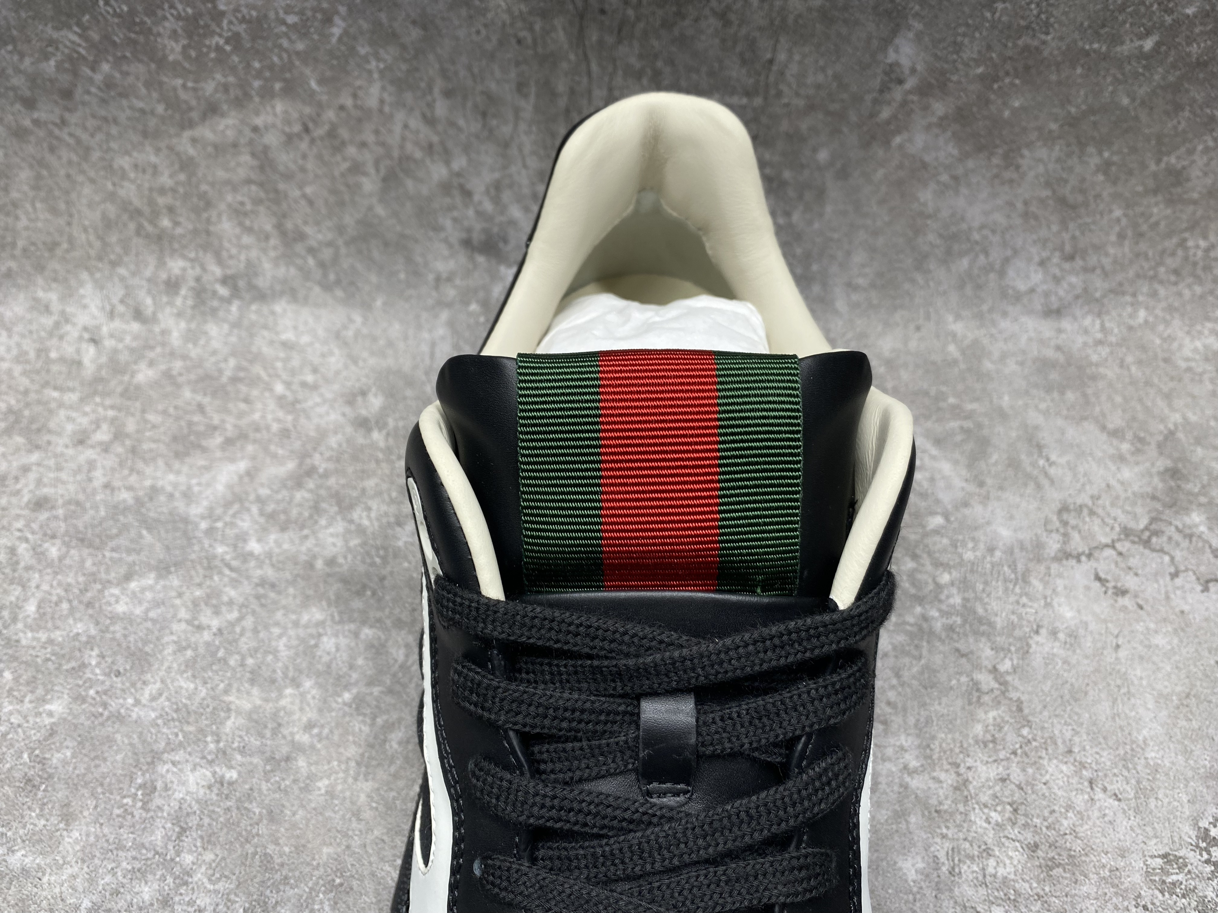ua G*u*i re-web sneaker