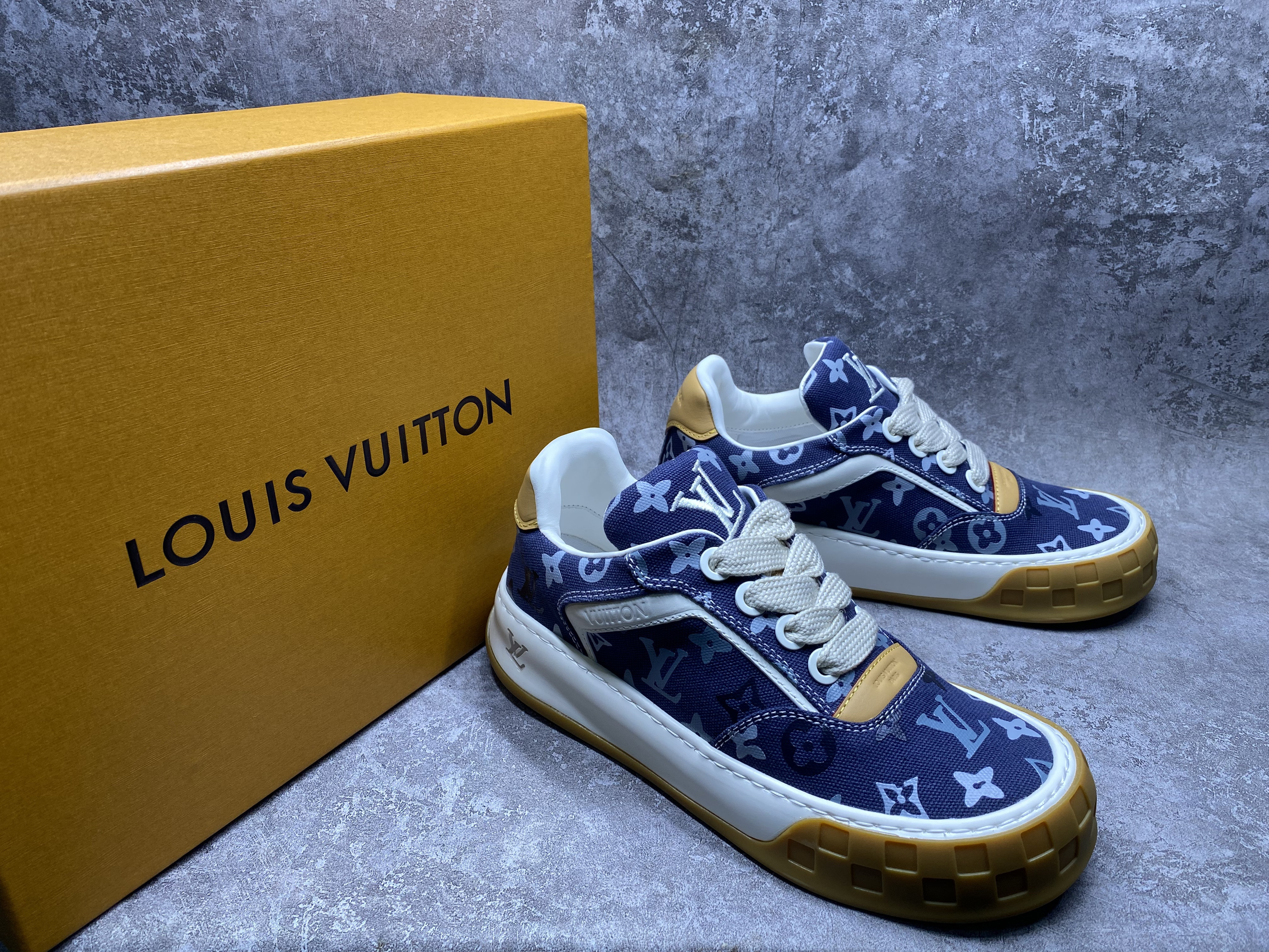 UA LV Tilted Sneaker