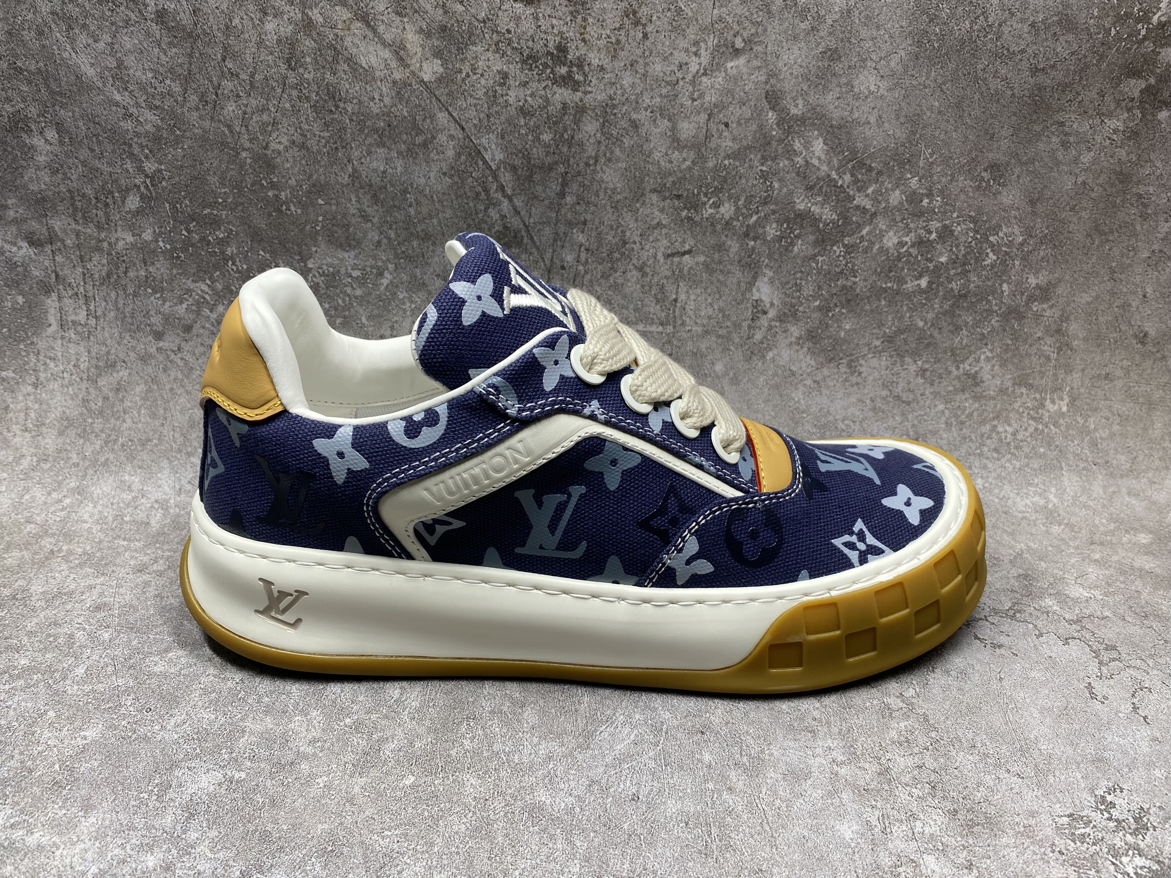 UA LV Tilted Sneaker