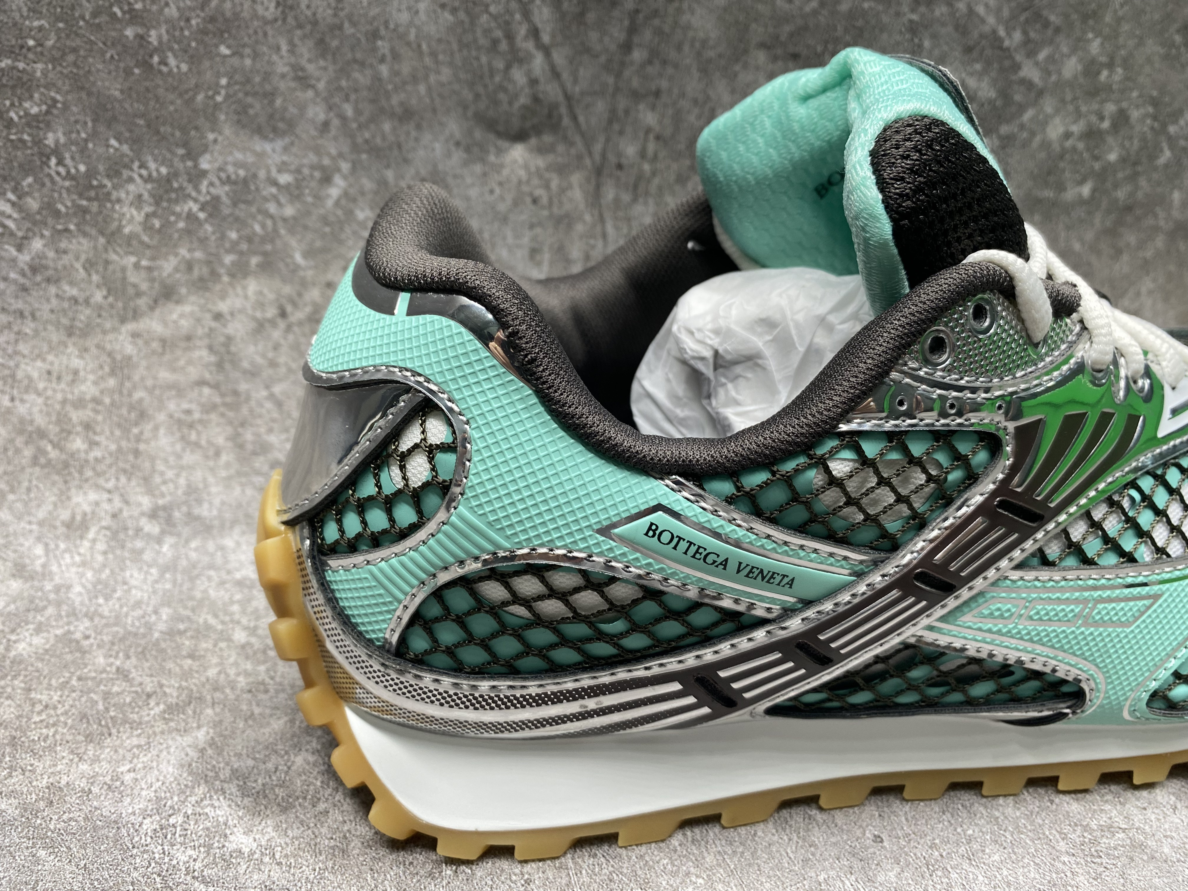 ua bo*te*ga Ve*ne*ta orbit sneaker