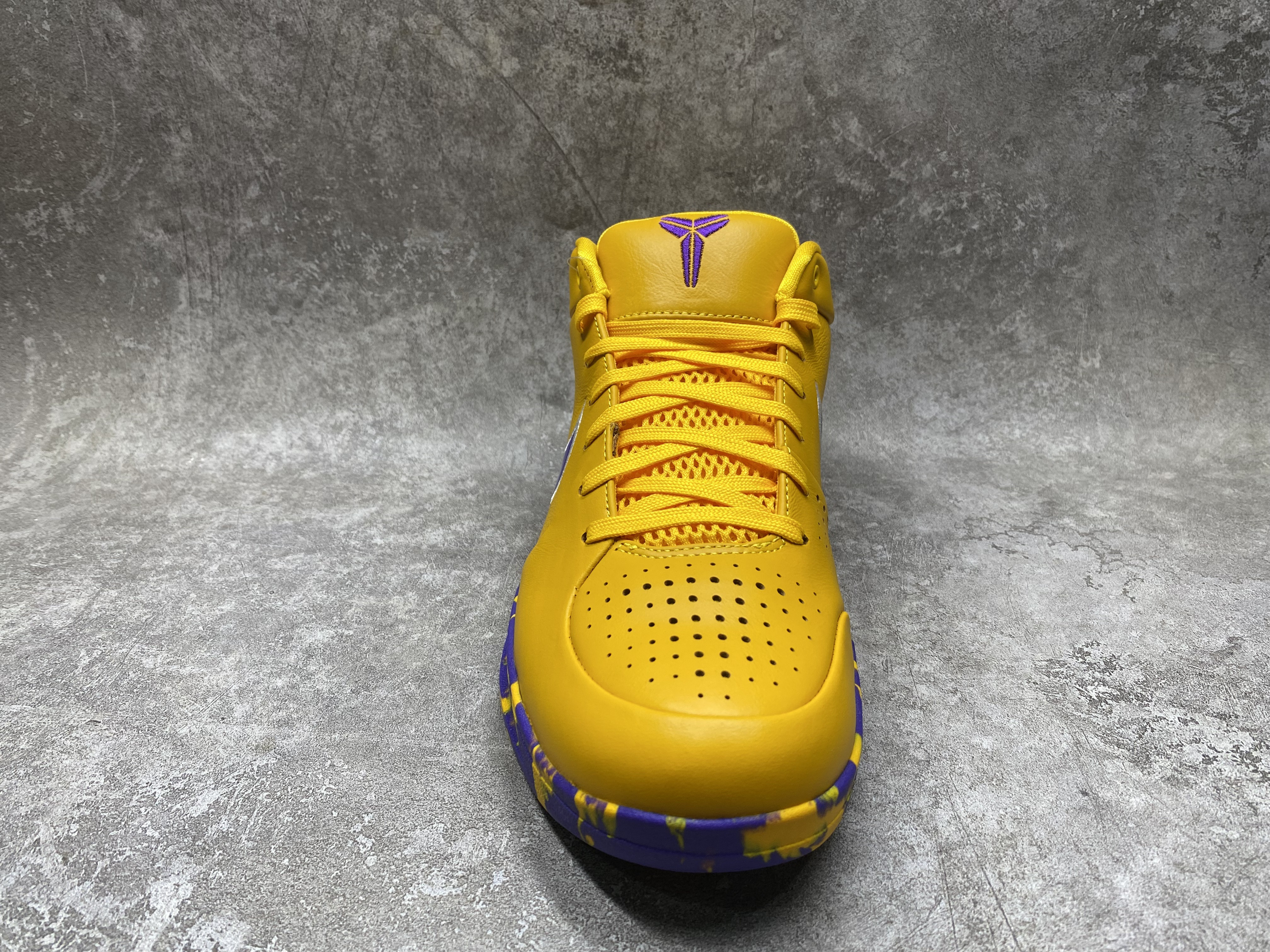 UA NIKE ZOOM KOBE 4