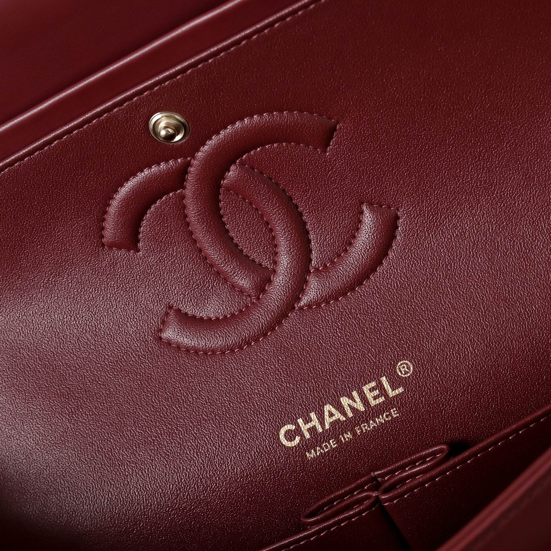 Ch*el classic burgundy lambskin flap handbag with light gold hardware a01112 15.5x25.5x6cm