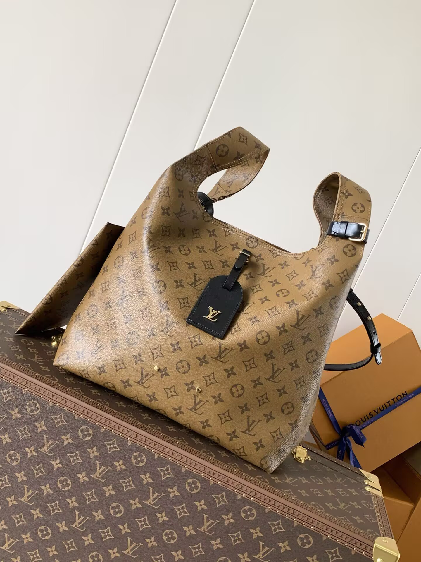 LV Atlantis GM M46817 34 x 34 x 13.5 cm
