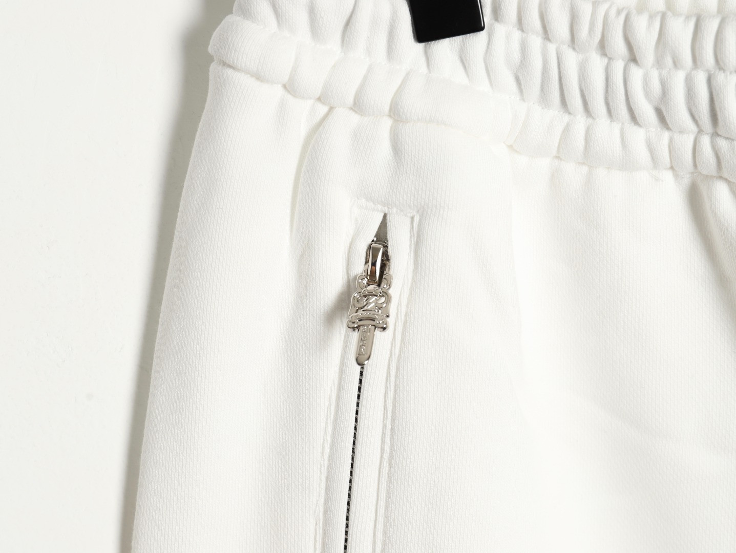 Ch**me He**ts shorts