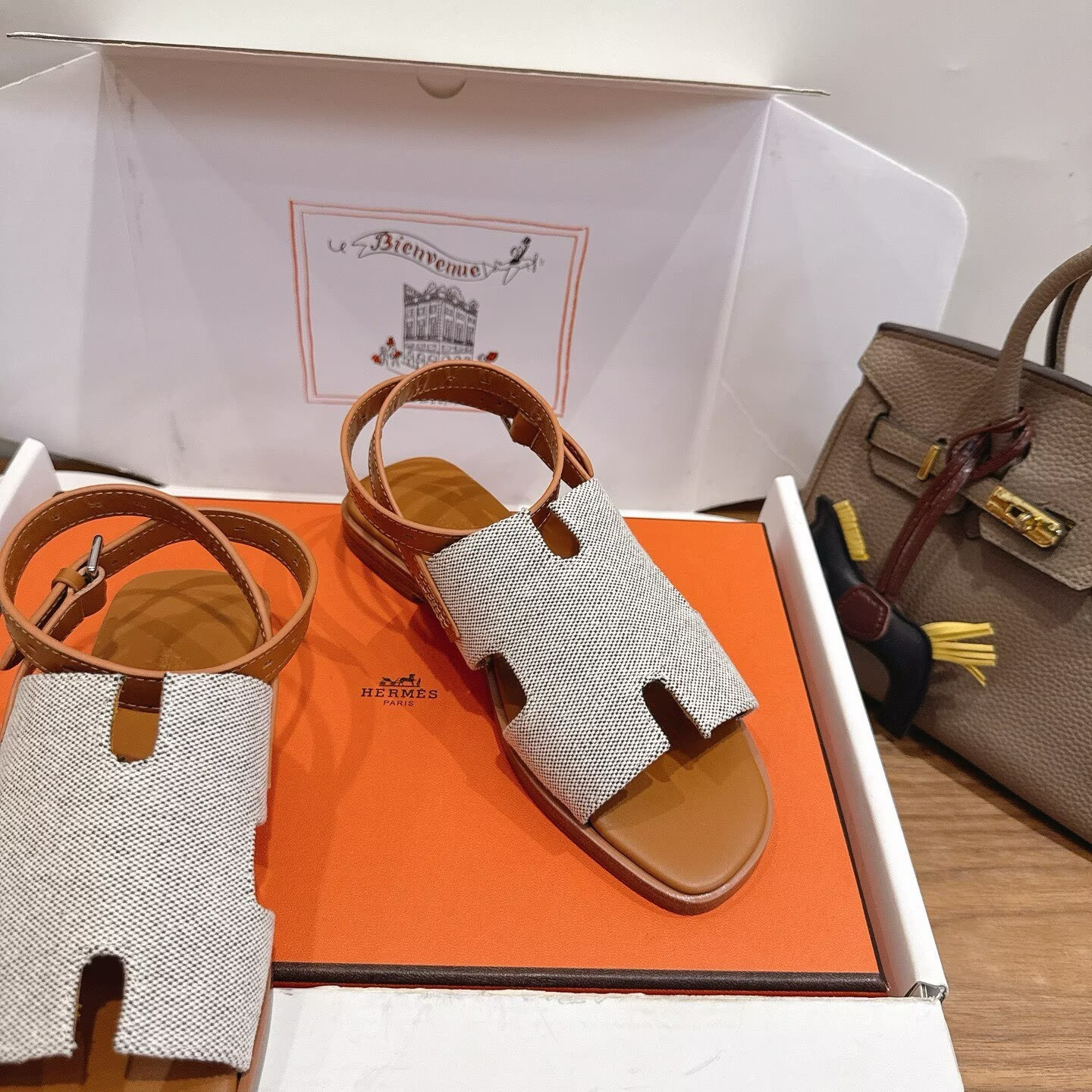 ua H**mes maya sandal