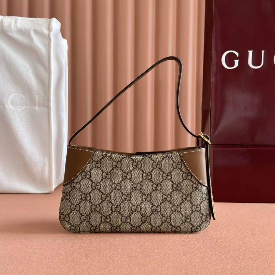 G*u*i gg emblem small shoulder bag 23x13x2cm