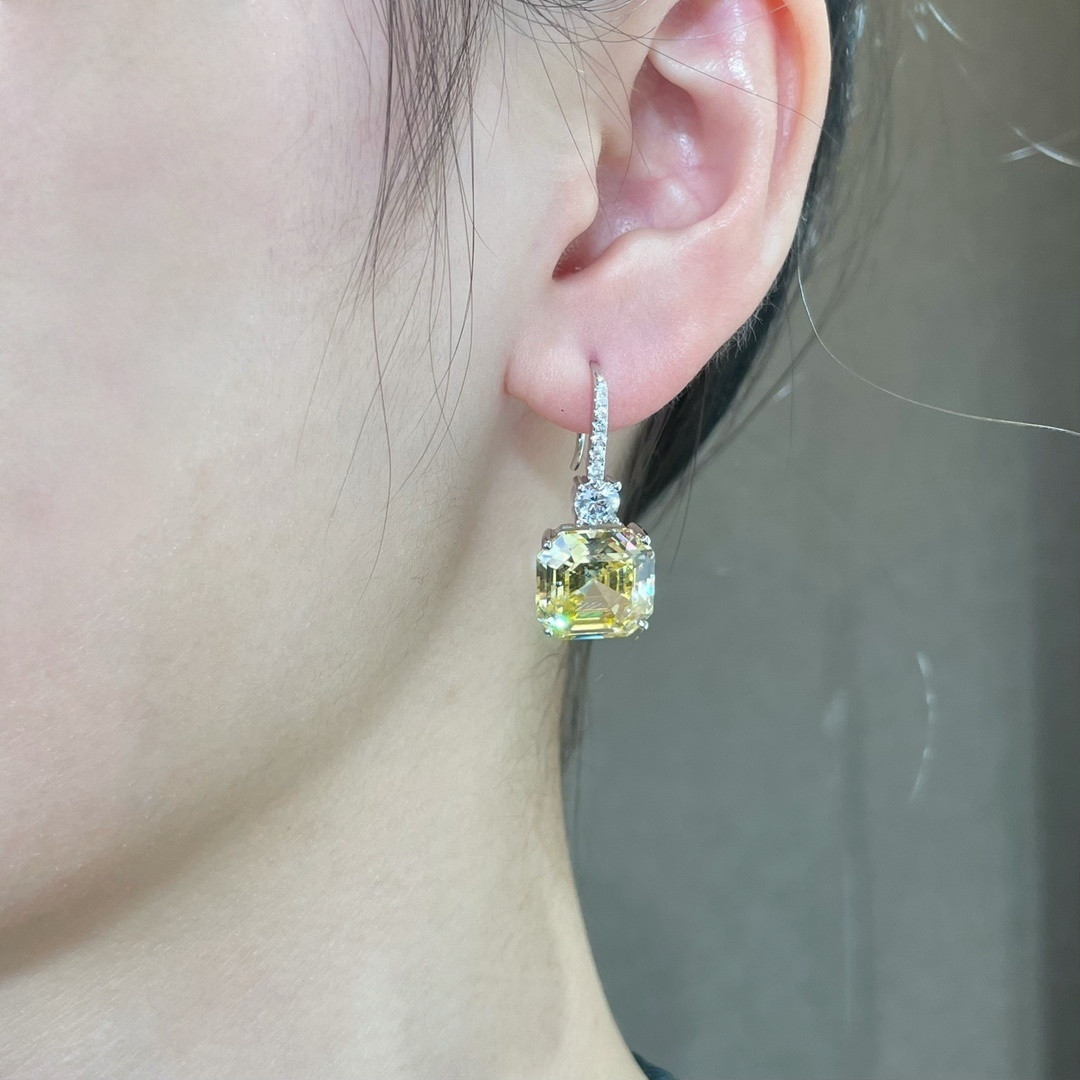 Gr*ff square di*m*nd earrings ag925