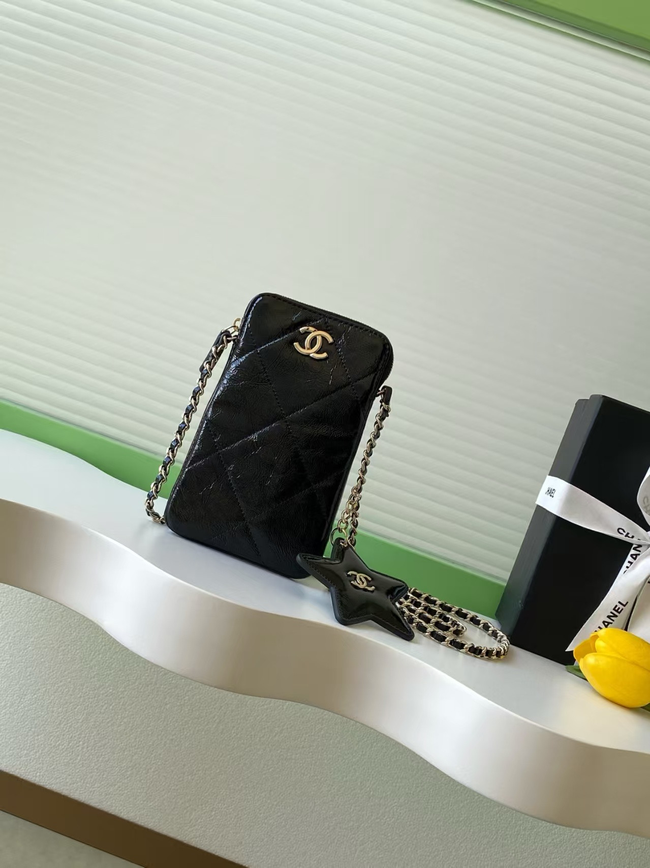 Ch*el phone holder with chain 18x11x2.5cm