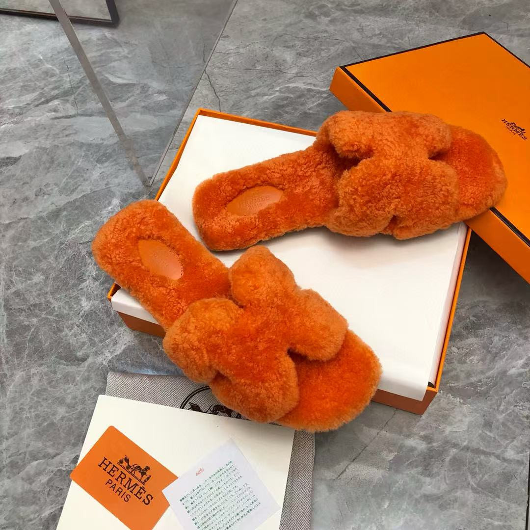 ua H**me5 oran sandal