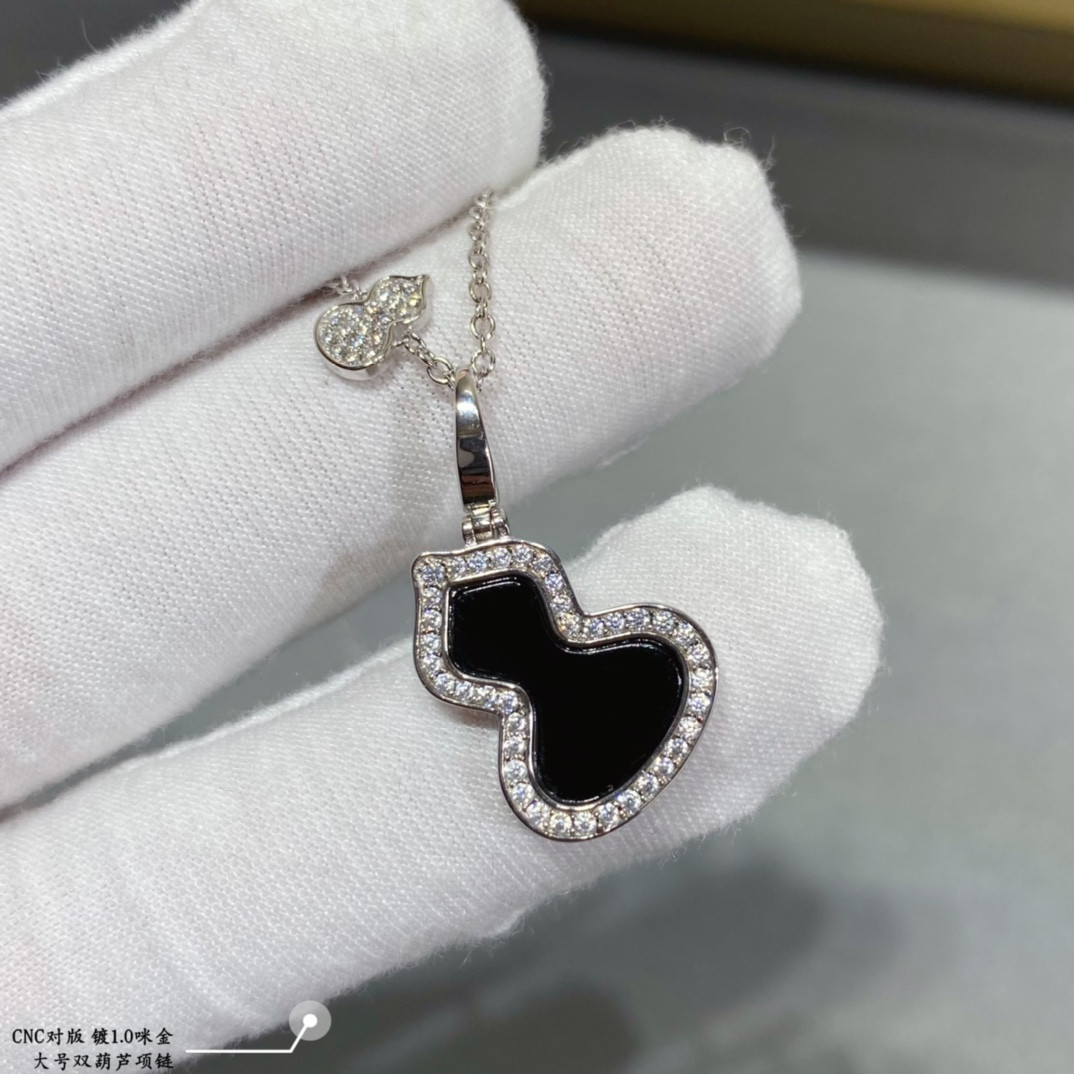 Qeelin Large Gourd Necklace