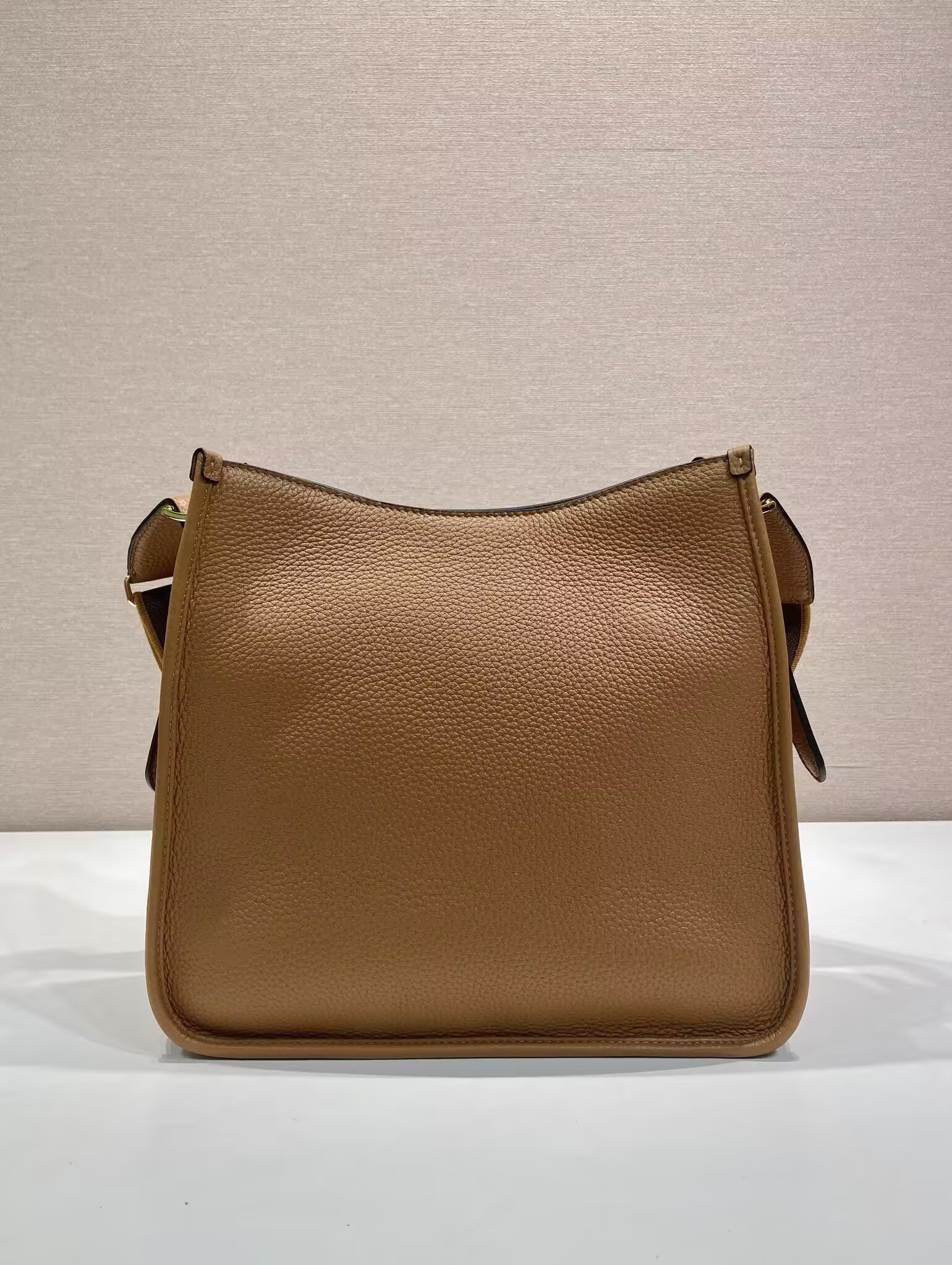 Pra*a medium leather bag 26x28x11cm
