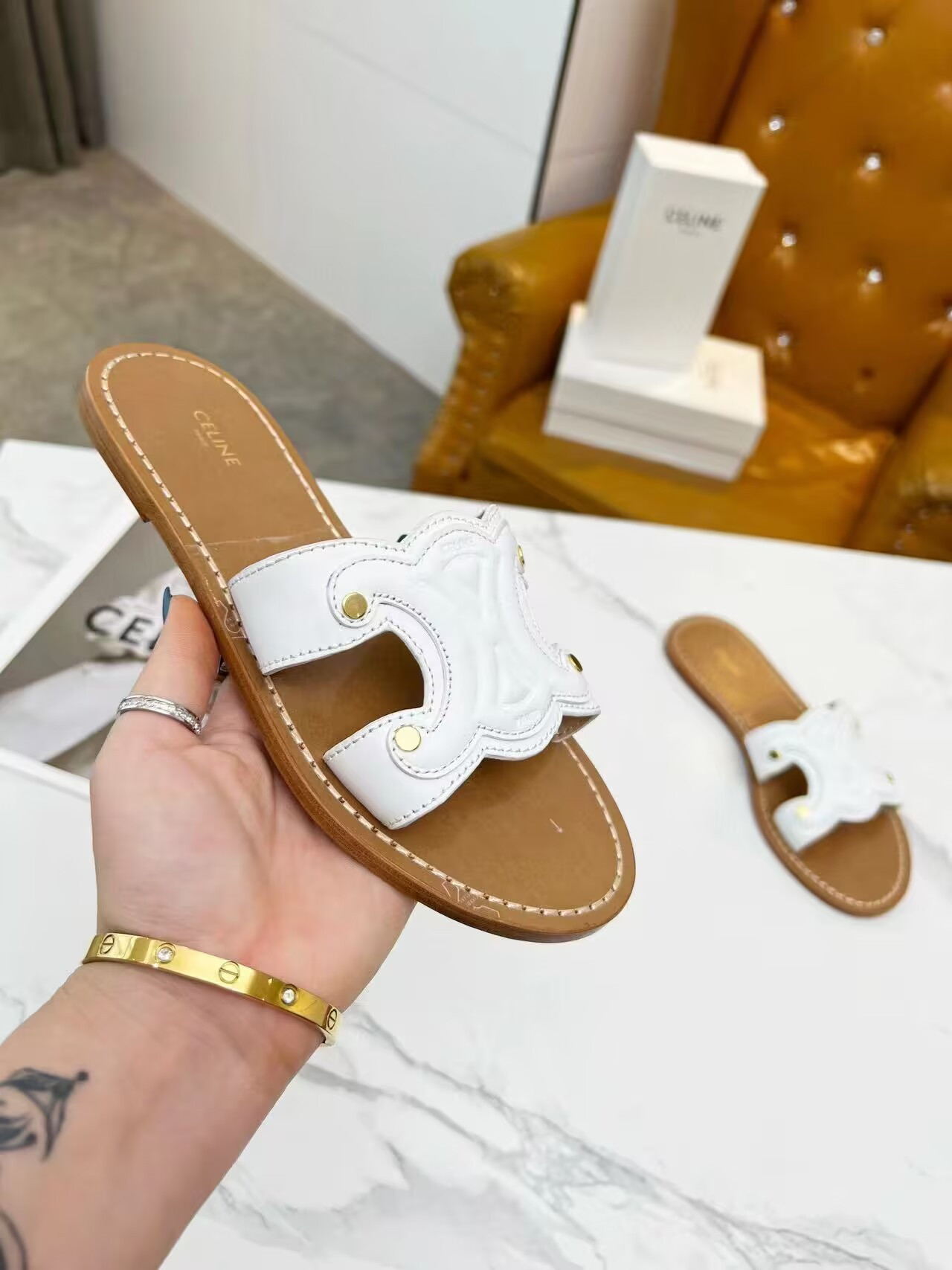 ua Ce**e triomphe mule in calfskin