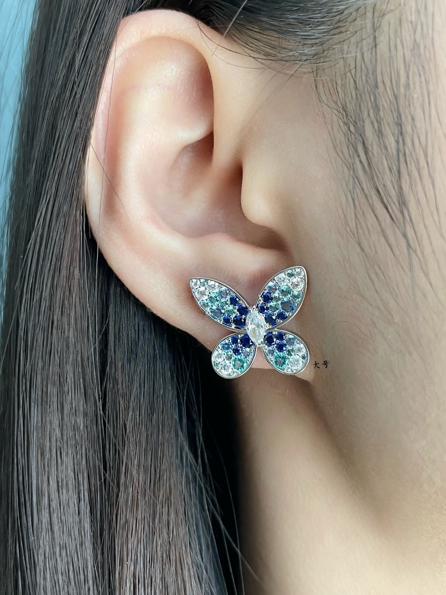 Gr*ff large earrings