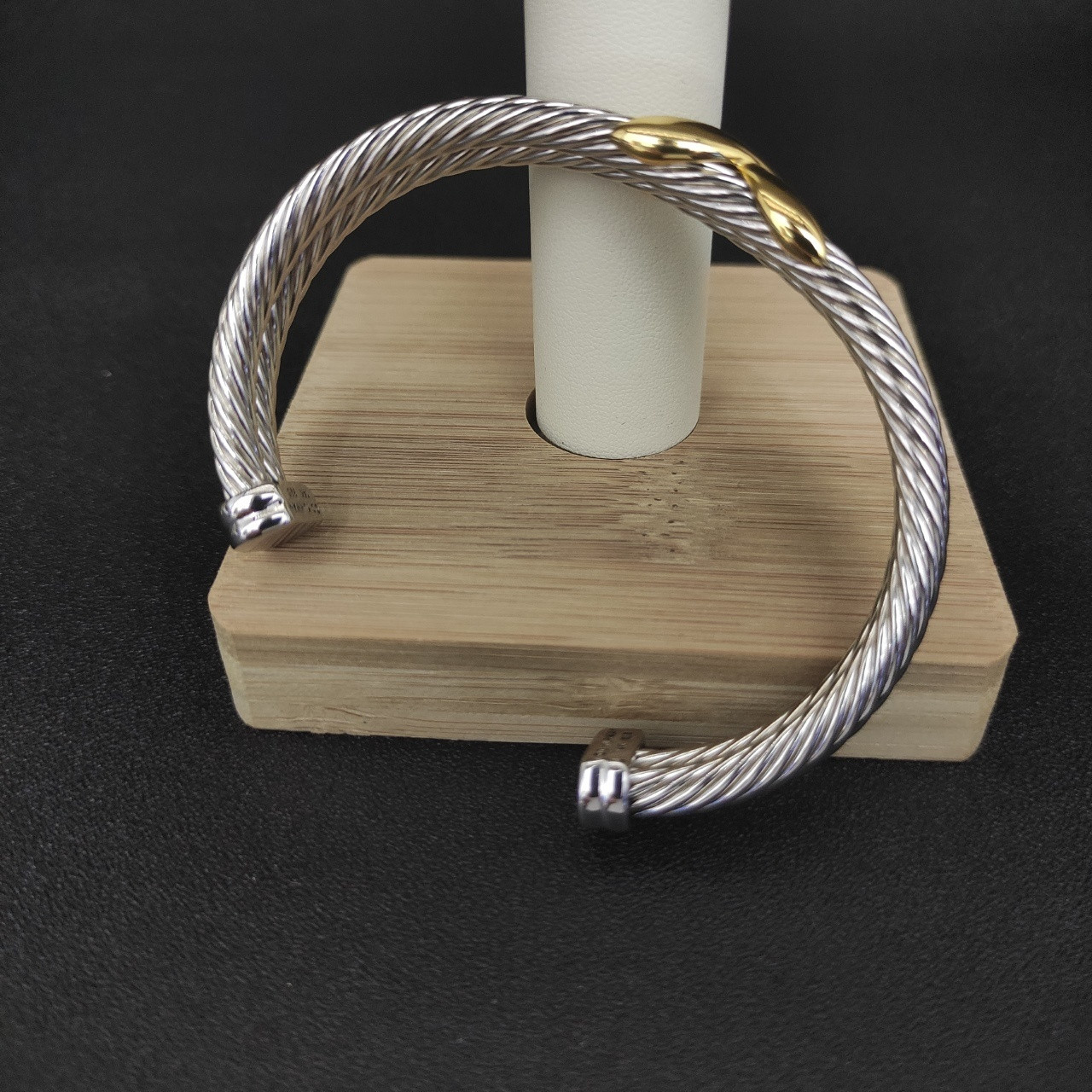 dau1d Yvrm*n 10mm x bracelet (wrist circumference 15-20cm)