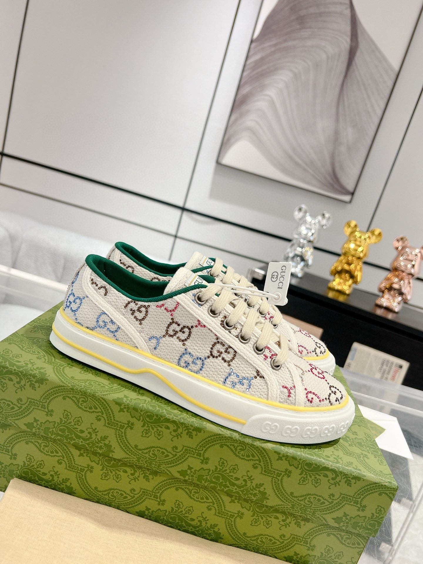 ua G*u*i sneakers