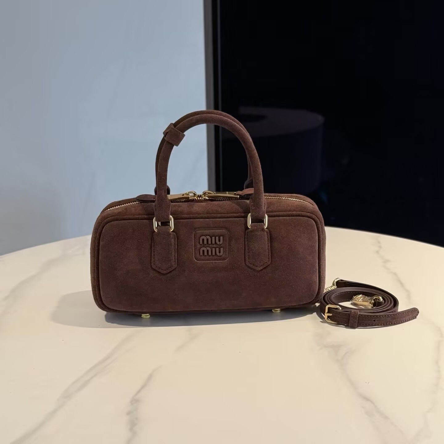 M1v M1v arcadie padded suede top-handle bag 27x12x9cm