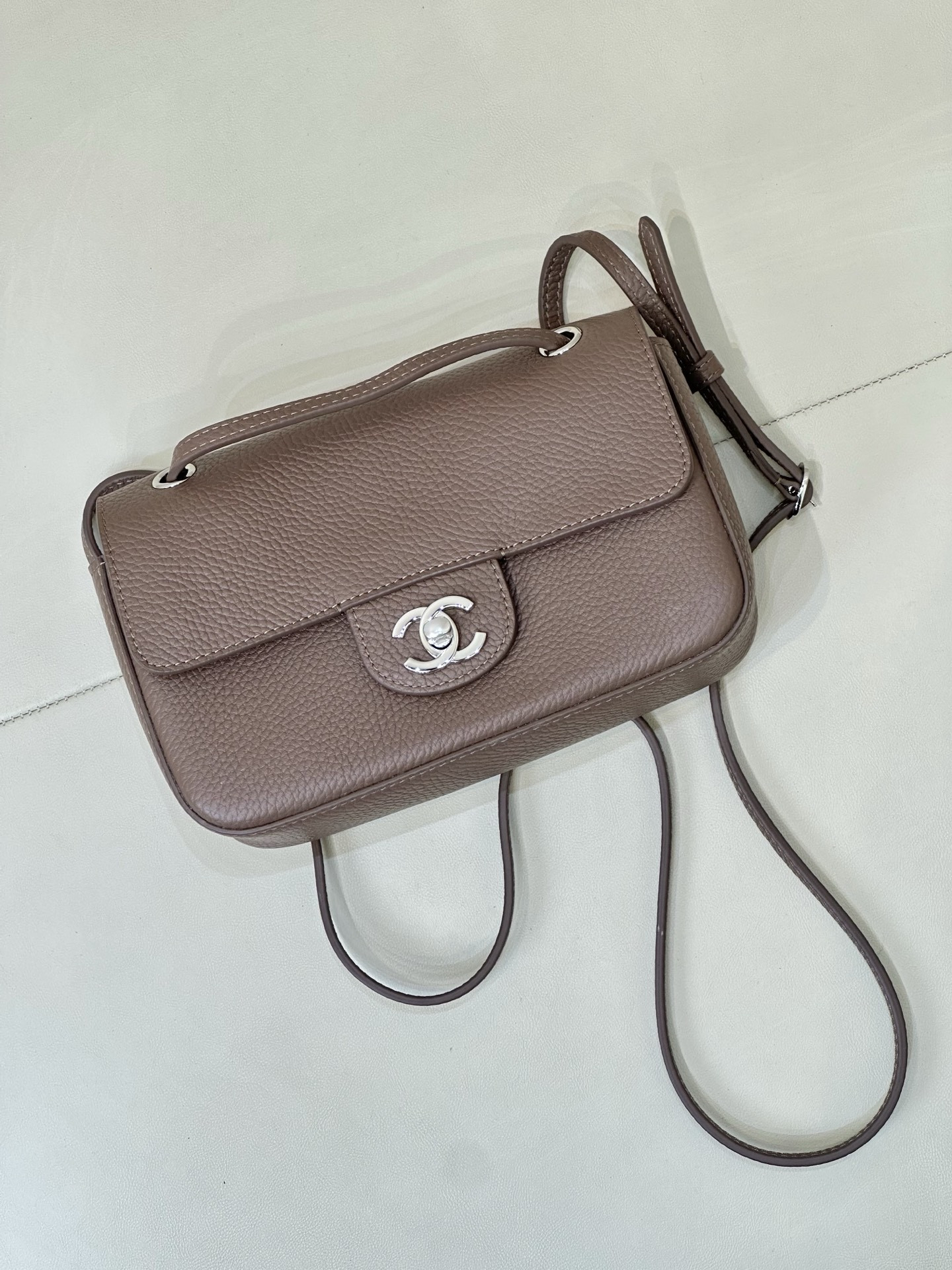 Ch*el mini flap bag as6573 13x20x6cm