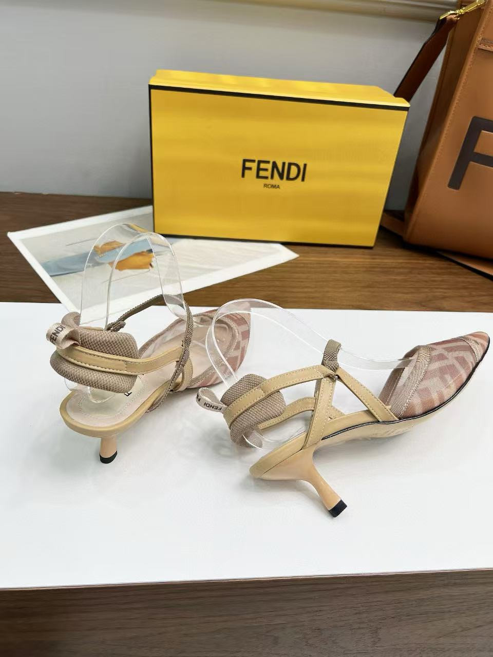 ua F**di colibri slingback pumps