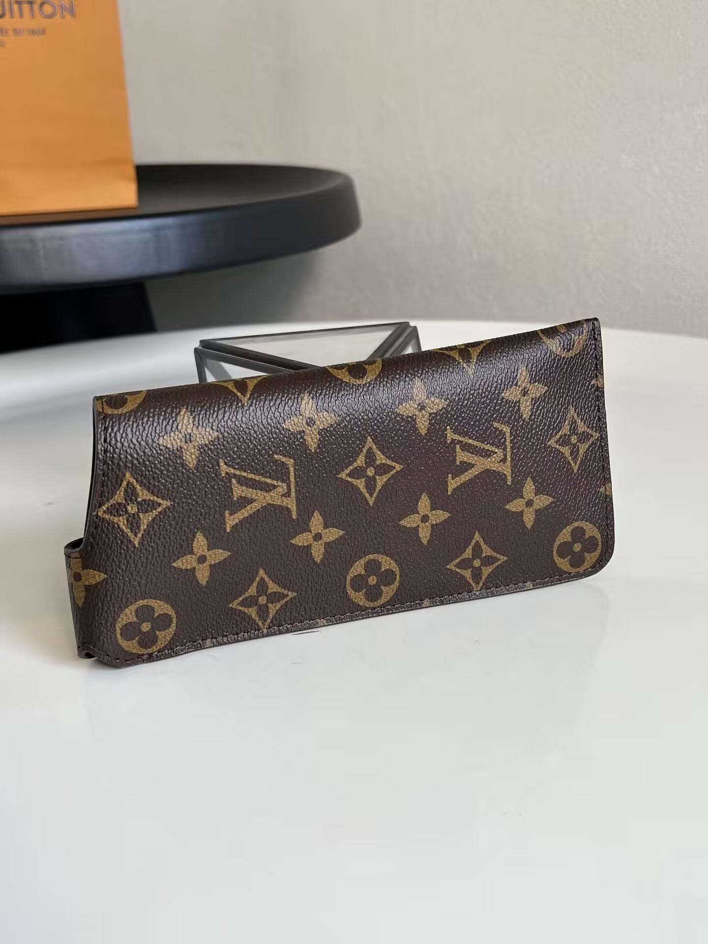 LV Monogram Etui Lunettes eyeglass case M00284 8.5x3x19cm