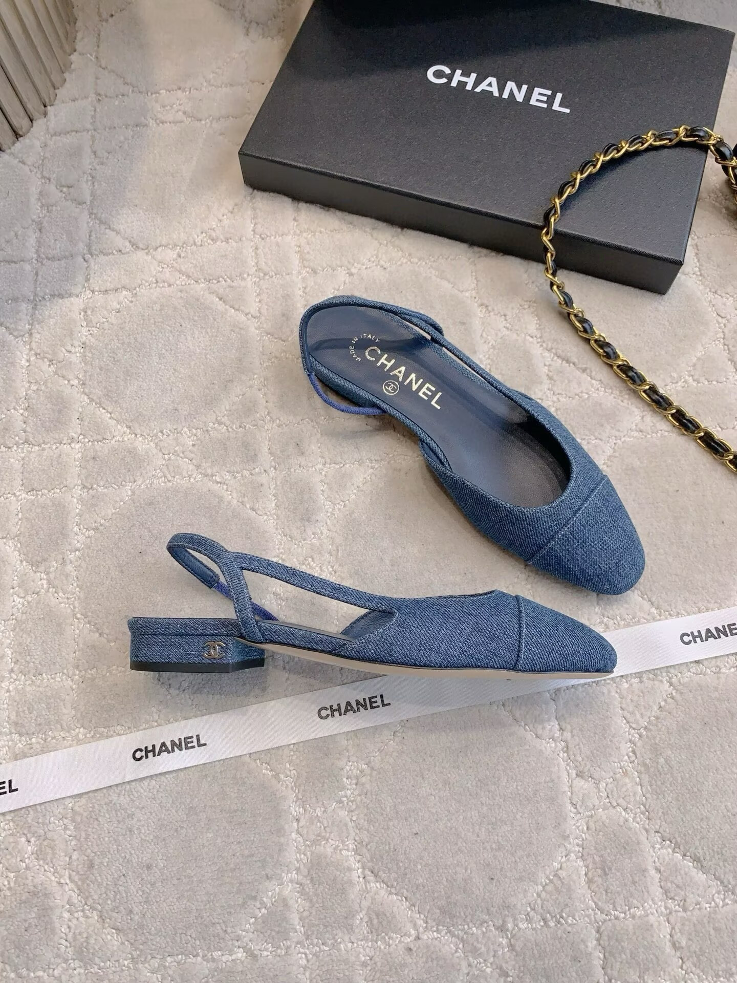 ua Ch*el slingback flats