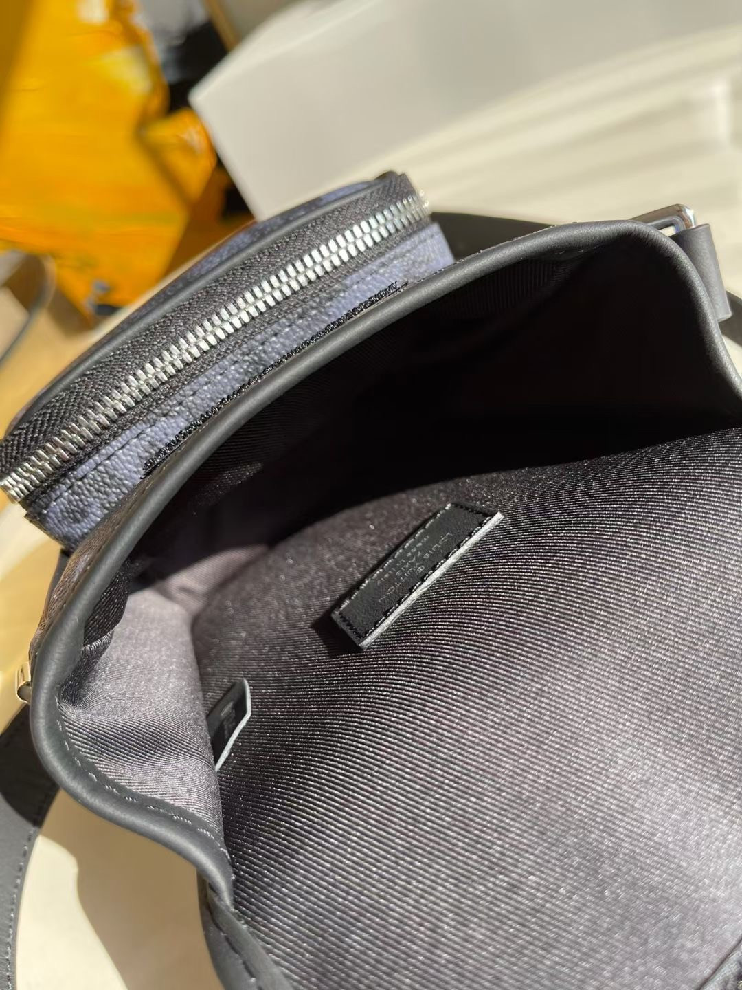 NANO AMAZON MESSENGER M45650