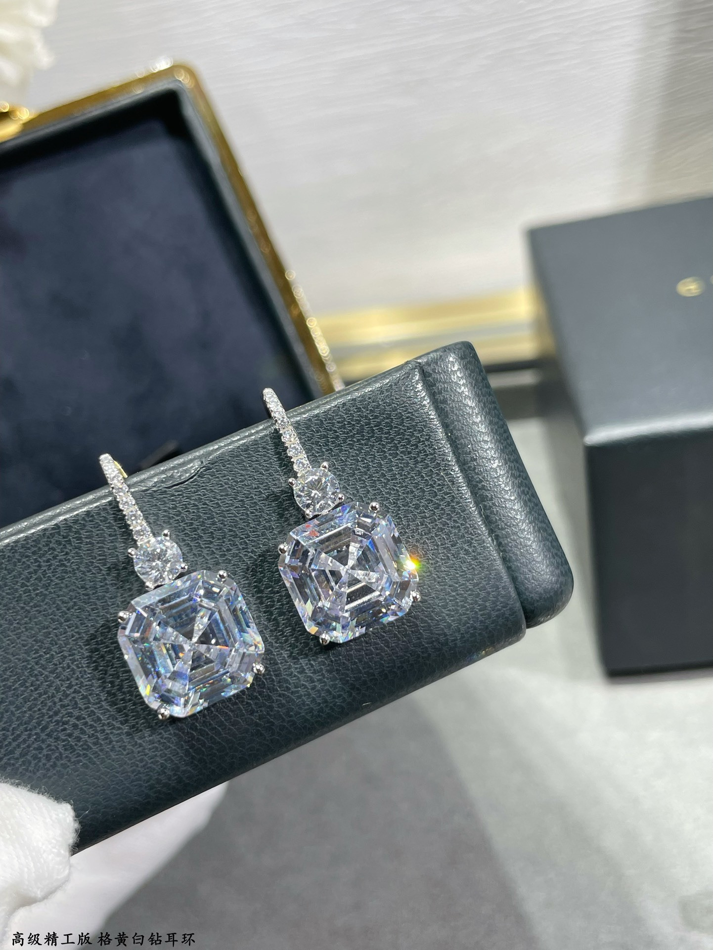 Gr*ff square di*m*nd earrings ag925
