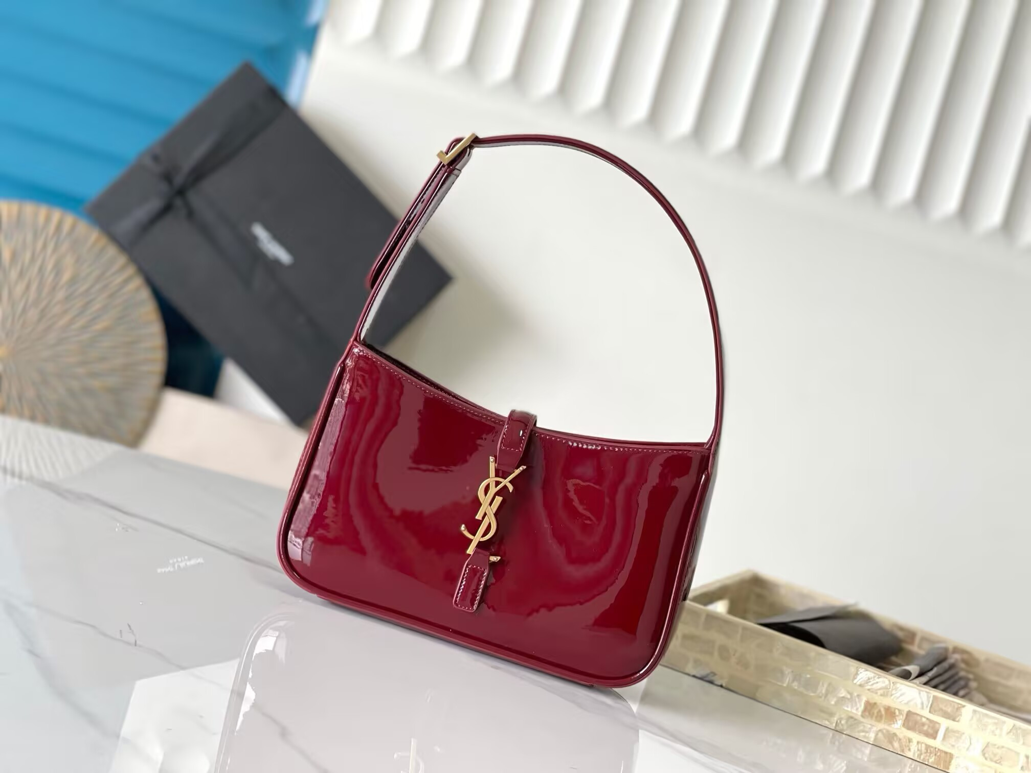 Y*L le 5 à 7 in patent leather 23x16x6.5cm