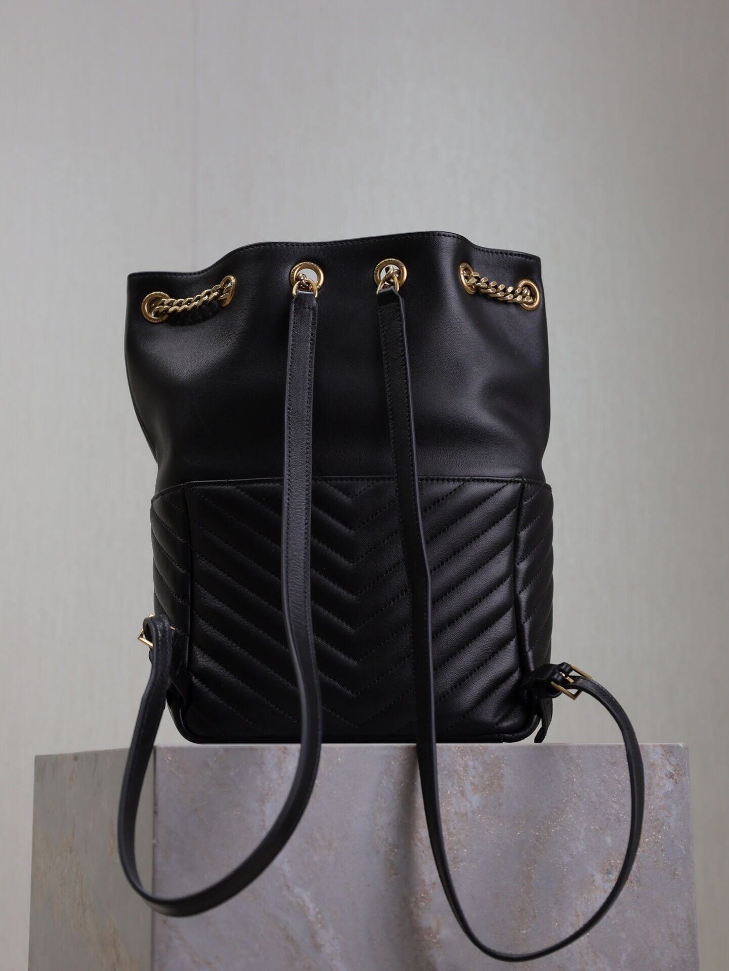 y*l Sa**t Lau*nt joe drawstring quilted backpack 22x29x15cm