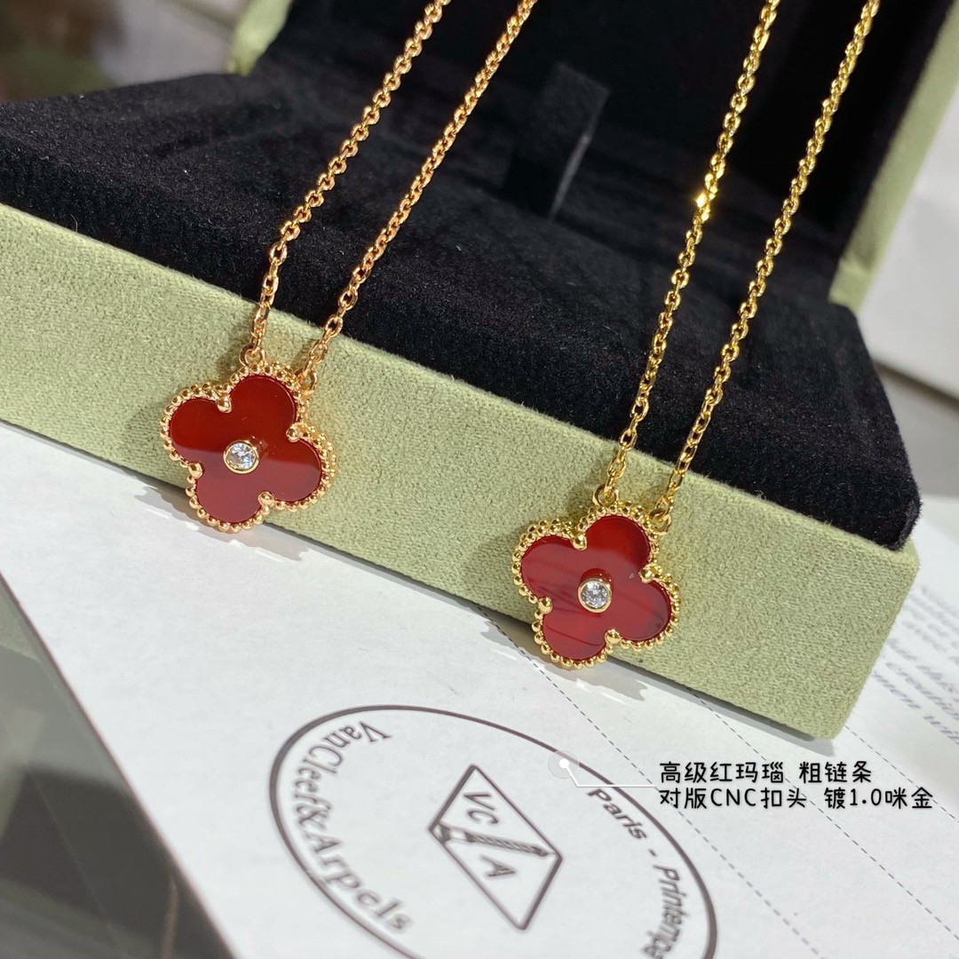 V*N CL*F & arpels medium classic four leaf clover necklace diameter approx 1.5cm chain length approx 40+5cm